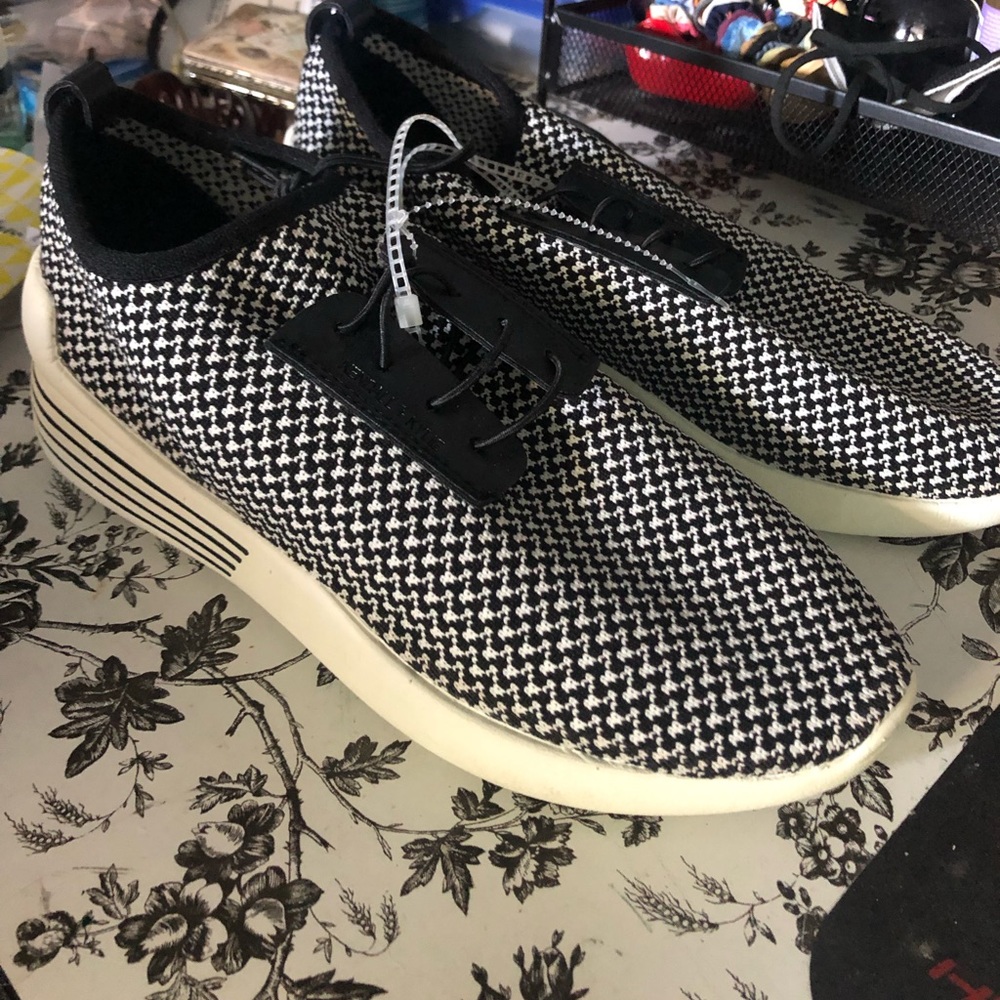 Kendall and Kylie New Houndstooth black and white sneakers 7.5 Kendall + Kylie